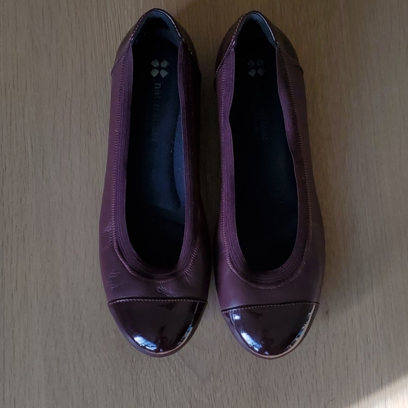 Naturalizer flats- size 7 - Picture 2 of 12